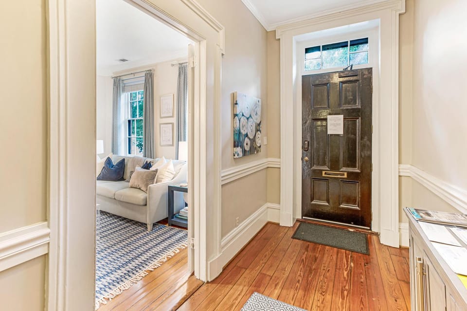 Blue Magnolia by Lucky Savannah Apartment in Savannah