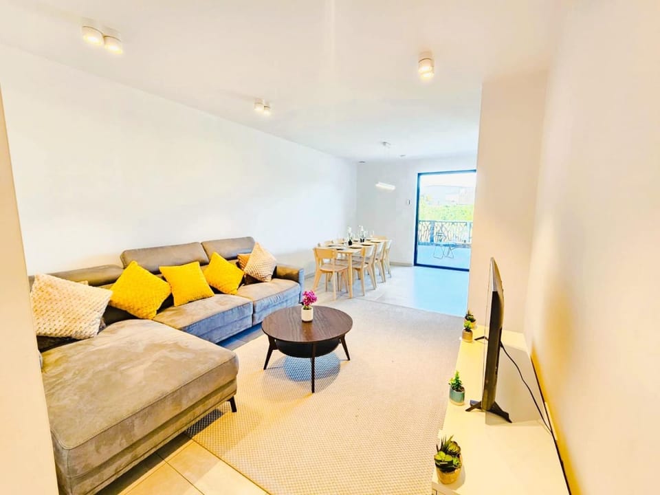 Elegant 3BR Retreat with terraces&parking Apartment in Luxembourg