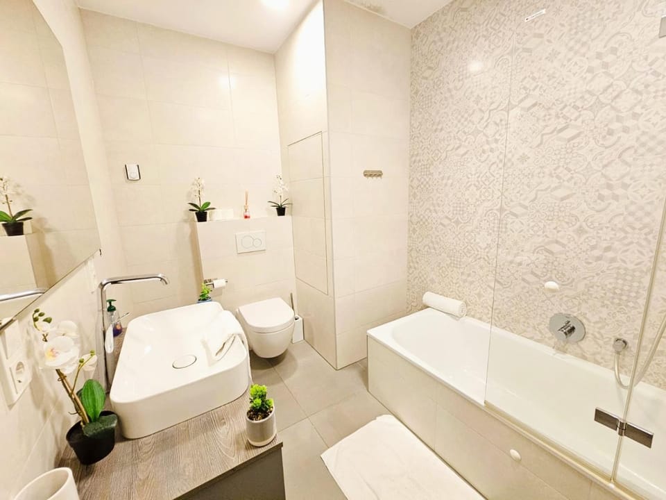 Elegant 3BR Retreat with terraces&parking Apartment in Luxembourg