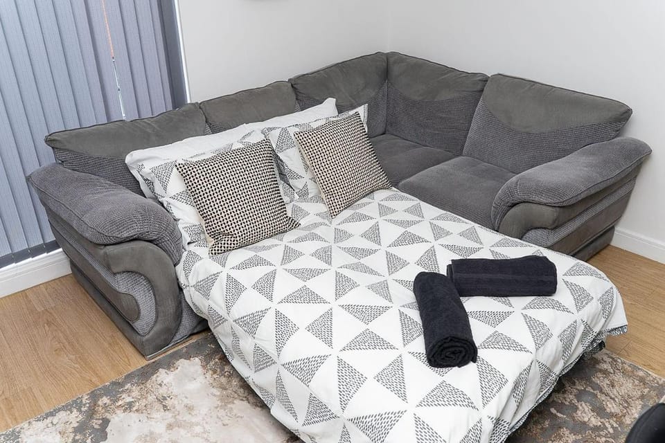 Stunning 2-Bed Retreat - AO Arena & Victoria Stn Apartment in Manchester