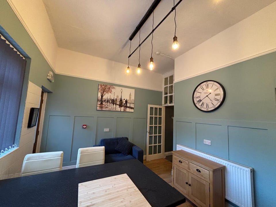 Louise Suite Apartment in Southport