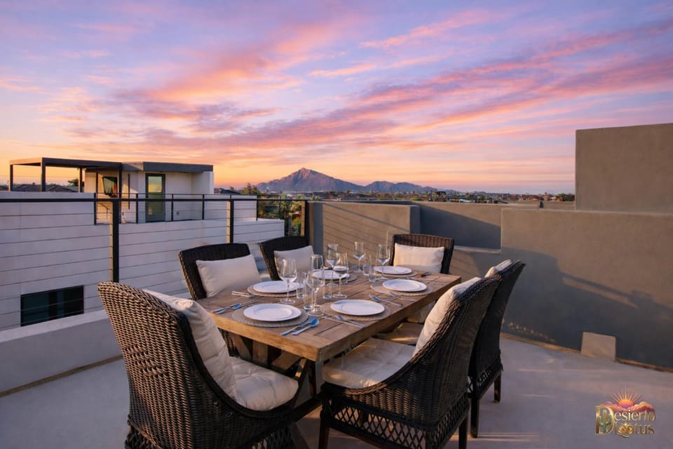 BBQ facilities, View (from property/room), Balcony/Terrace, Evening entertainment, City view, Mountain view, Dinner, Quiet street view, VIP