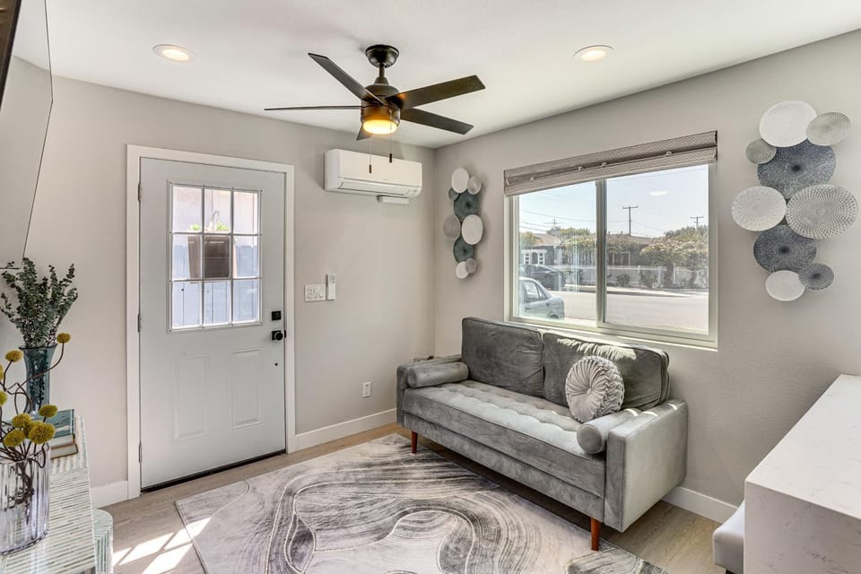 Newly Updated! Commuter-Friendly Anaheim Home House in Anaheim