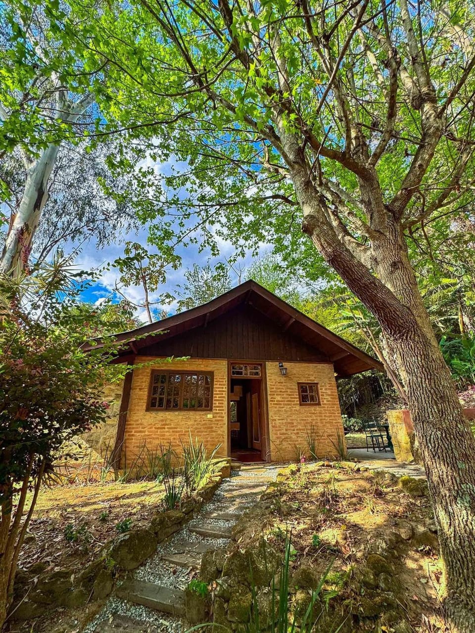 Cabana Arara - com banheira de hidromassagem House in State of São Paulo