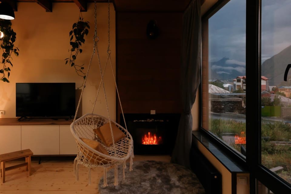 Natural landscape, TV and multimedia, Evening entertainment, Mountain view