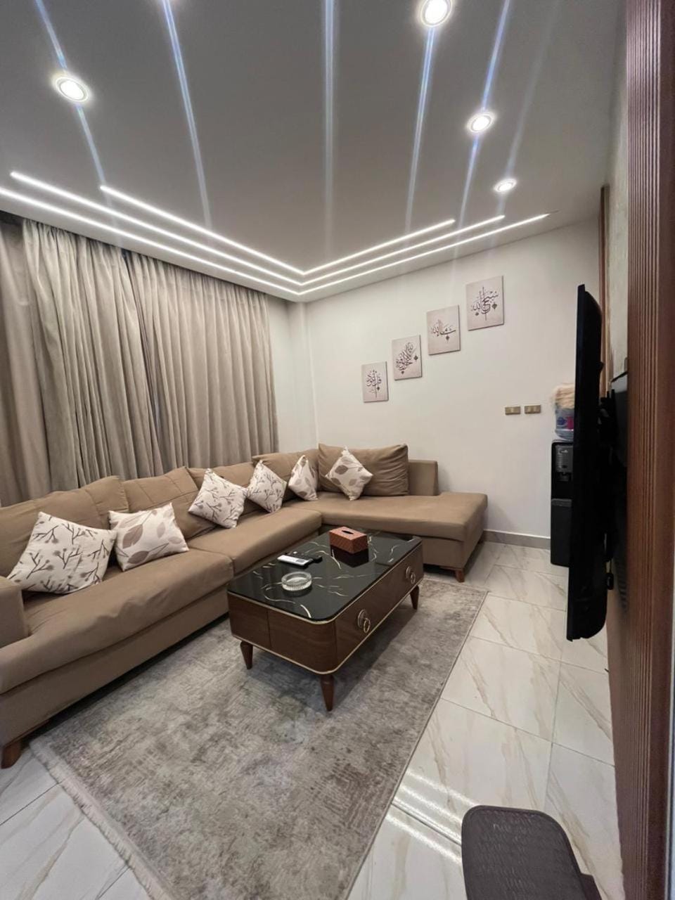 TV and multimedia, Seating area