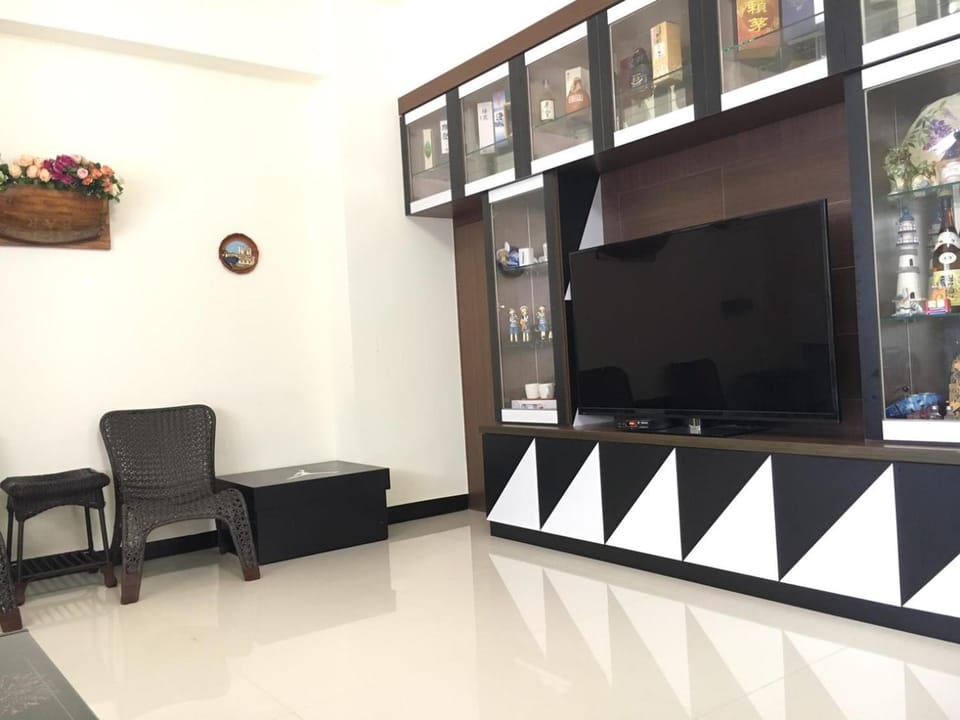 Communal lounge/ TV room, TV and multimedia, Living room, Lobby or reception, Area and facilities, Family