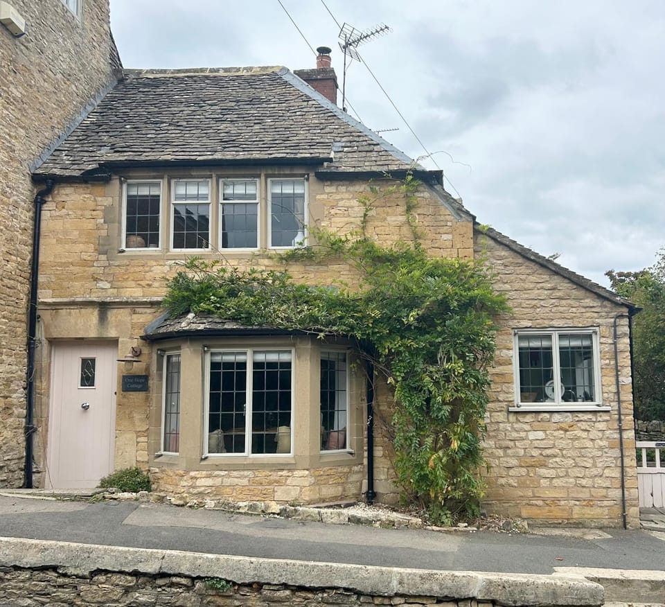 Hope, Luxury Cotswold Couples Retreat House in Cotswold District