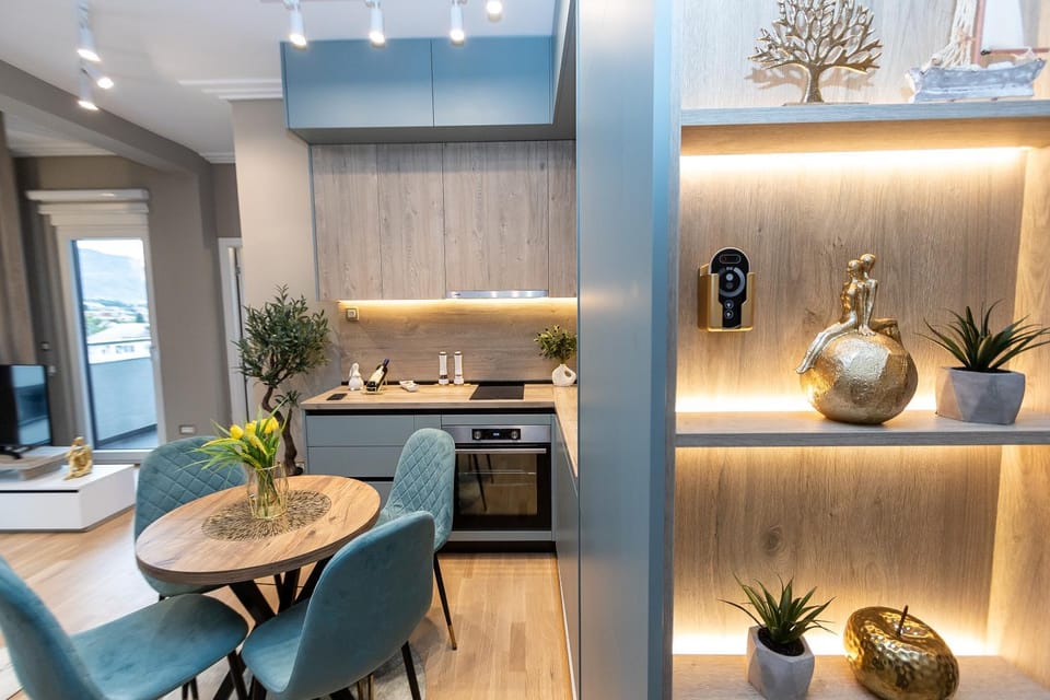 Kitchen or kitchenette, Dining area, oven, stove