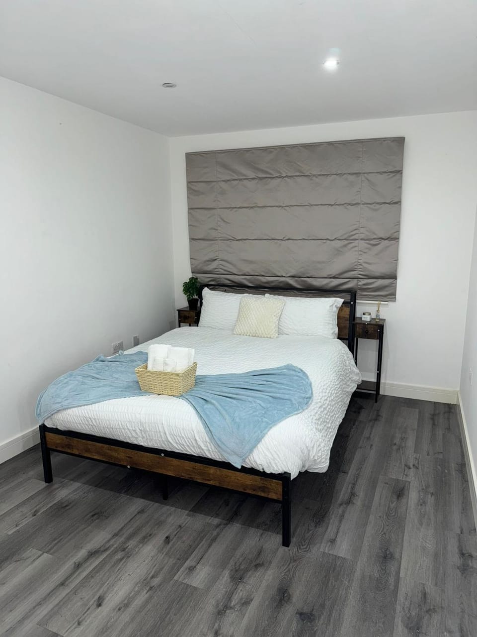 Ideal Heathrow Base 2BR 2BA Apt in Hounslow Apartment in Isleworth