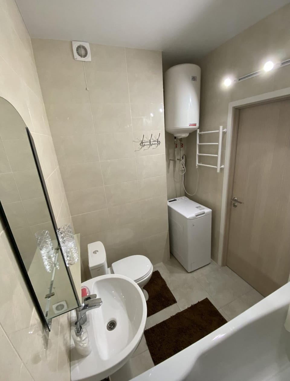 Shower, Toilet, Bathroom, towels
