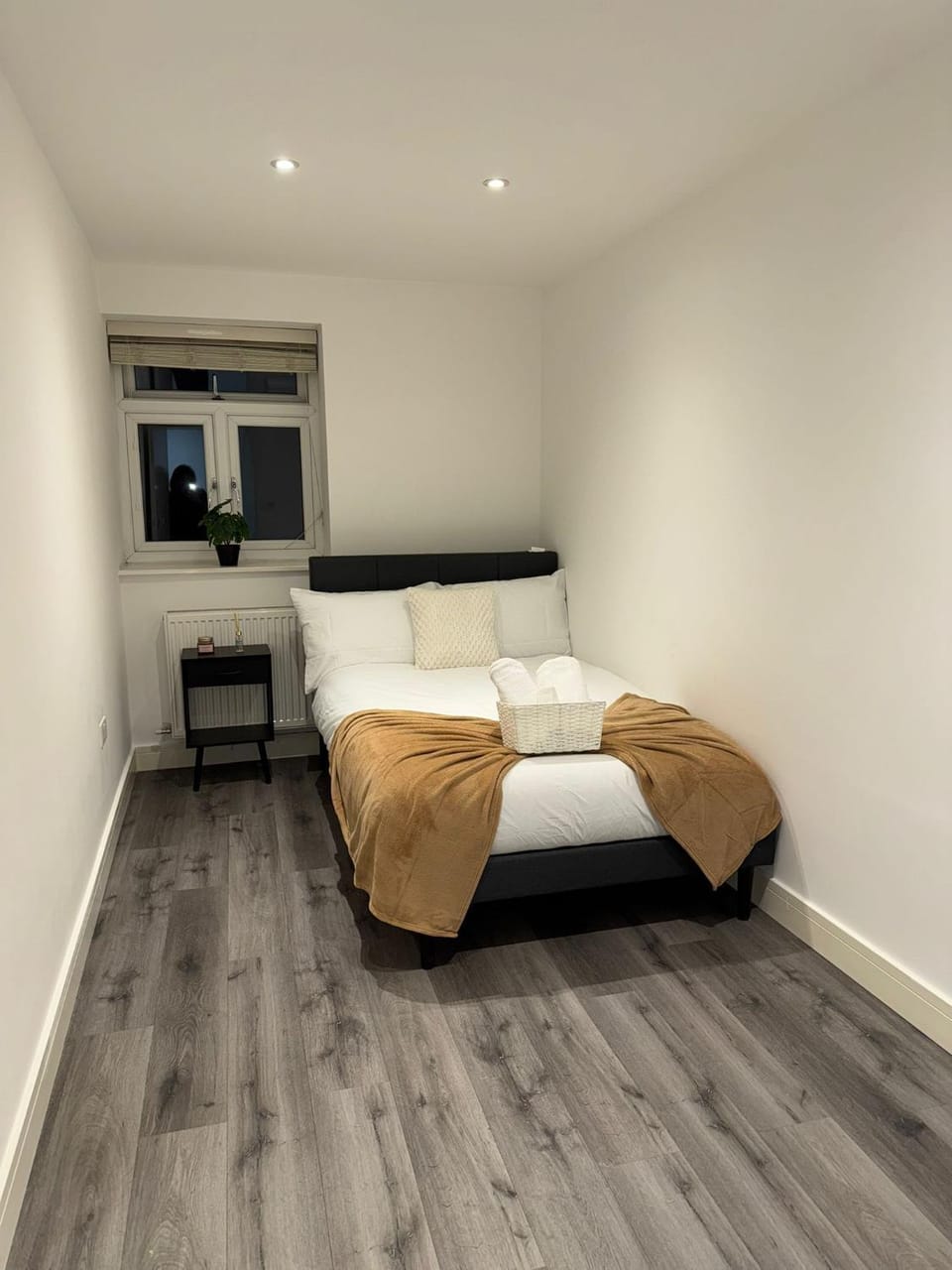 Spacious 3BR Stay Near Heathrow and Central London Apartment in Isleworth