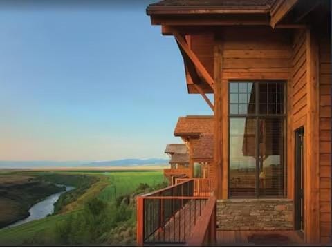 Luxury Home with Stunning 4 Peak Views House in Idaho