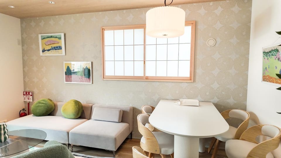Living room, Dining area