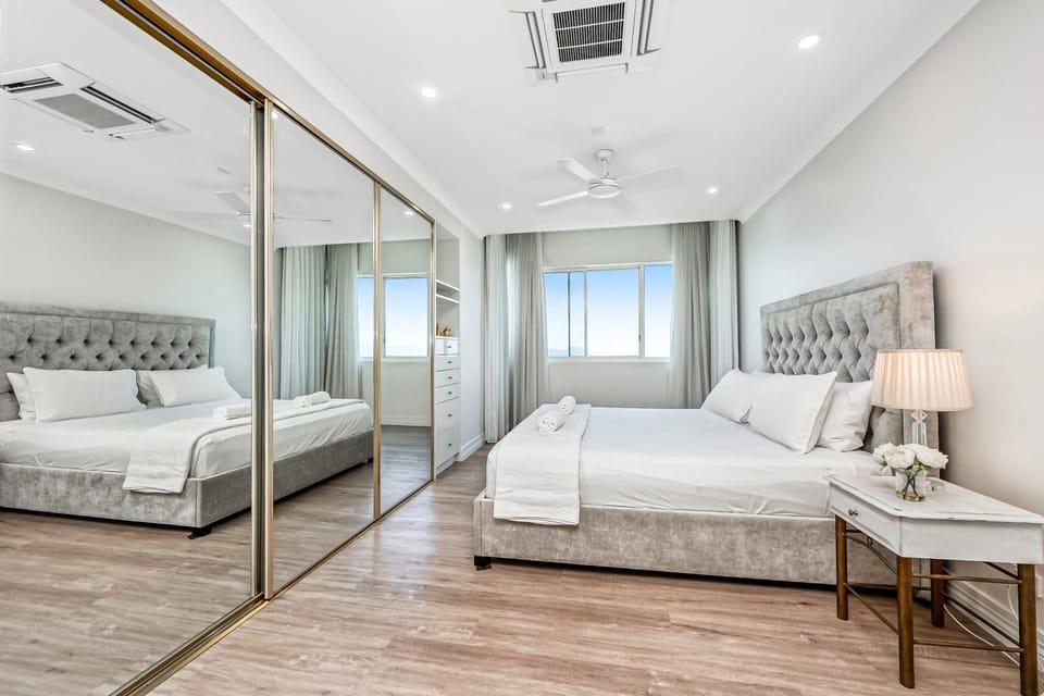 Absolute Luxury on the Marina Oceanfront Modern Penthouse with Panoramic Views Apartment in Townsville