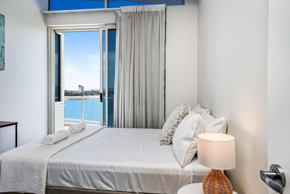 Absolute Luxury on the Marina Oceanfront Modern Penthouse with Panoramic Views Apartment in Townsville