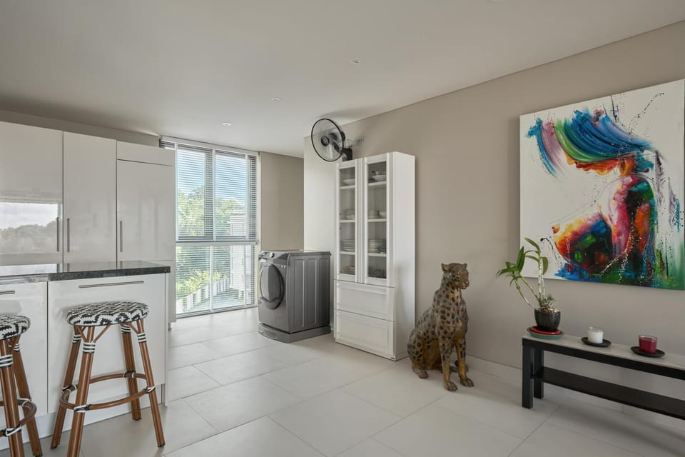 Kitchen or kitchenette, dishwasher, washing machine