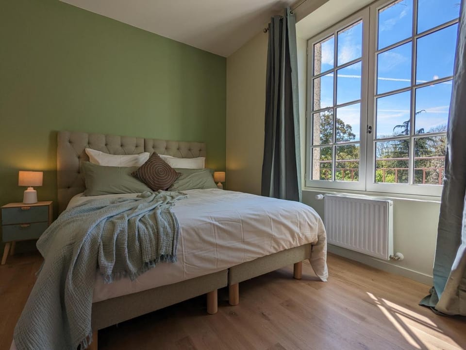 Grande maison familiale avec piscine chauffée, wifi et parking à Pranzac - FR-1-653-284 House in Nouvelle-Aquitaine