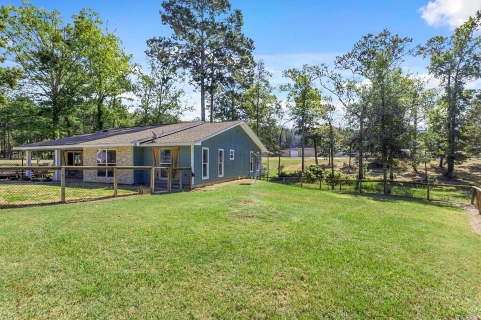 Runway Paradise House in Toledo Bend Reservoir