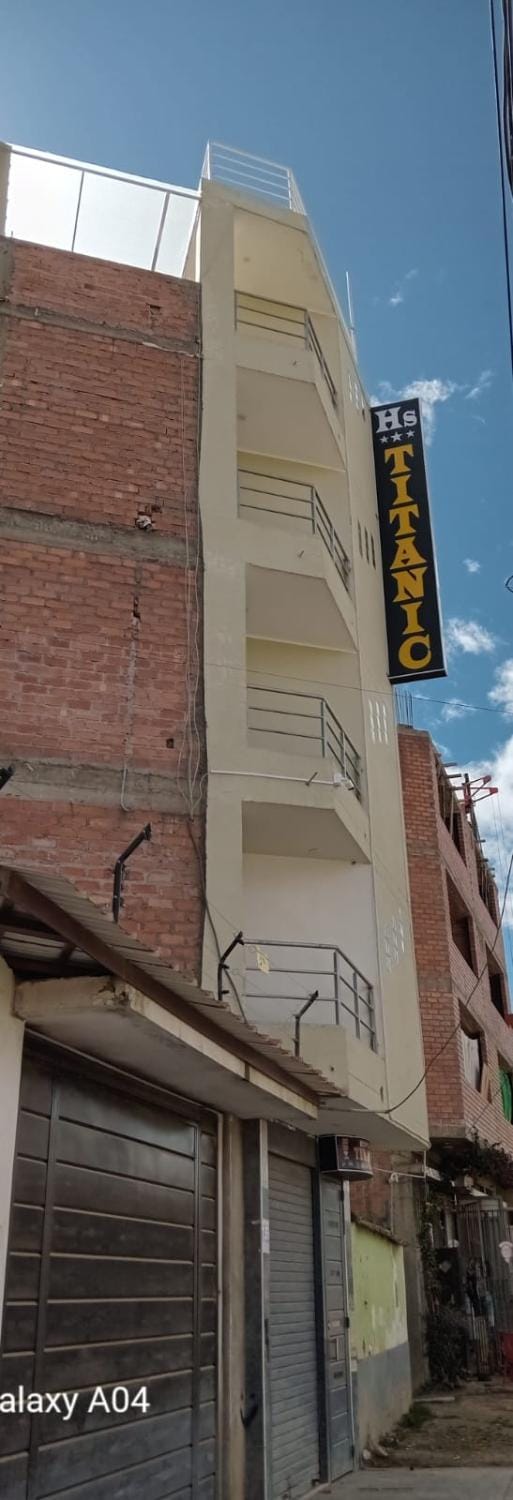 Hospedaje TITANIC Bed and Breakfast in Huancayo
