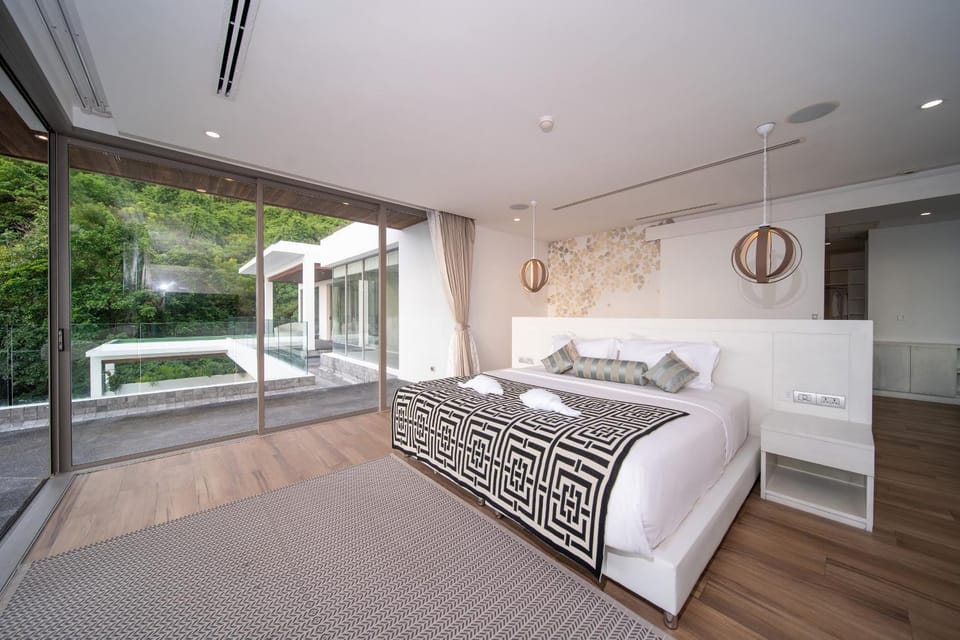 Seascape 6BR Prestige Villa Skyline Pool Villa in Kamala