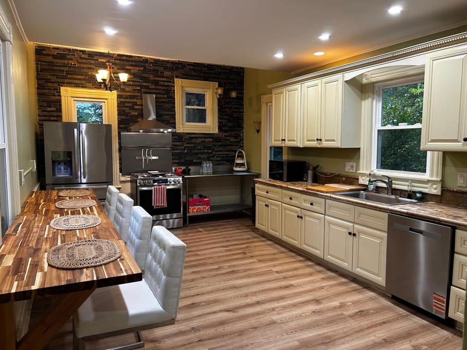 Dining area, dishwasher, oven, stove
