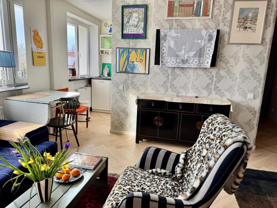 LITTLE LONDON TWO new boutique apt Netflix TV Old Town Apartment in Estonia