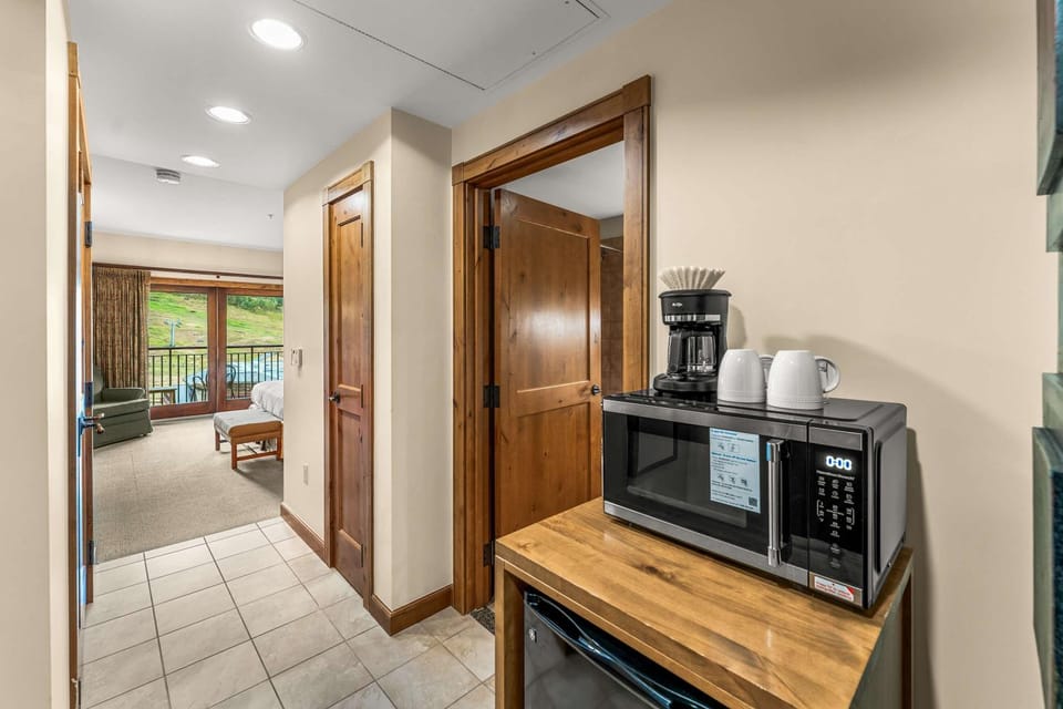 King Room with View Balcony & Best Location House in Colorado