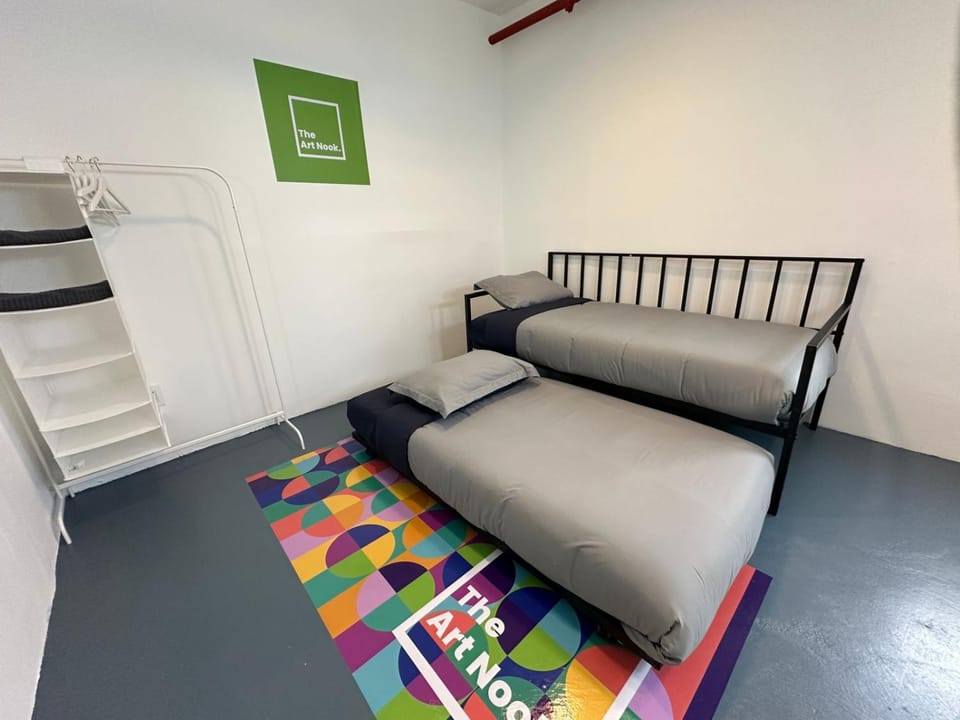 The Art Nook Private Rooms on Hollywood Blvd Hostel in Hollywood
