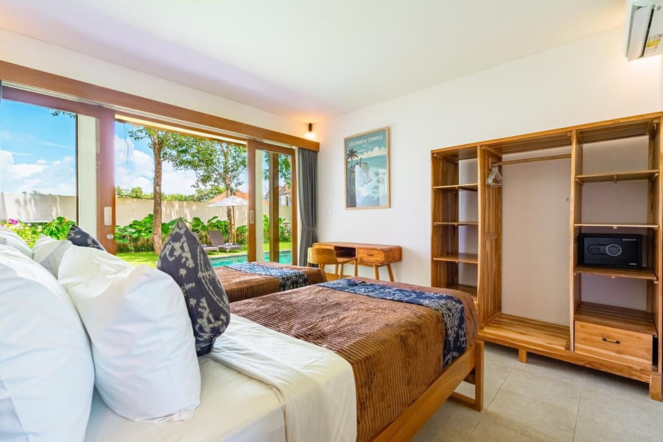 Bed, Photo of the whole room, Bedroom, wardrobe