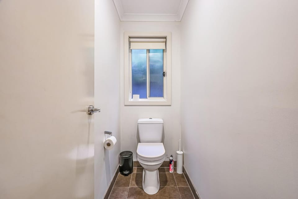 StayAU Newly 8 Beds Spacious Home in Derrimut House in Truganina