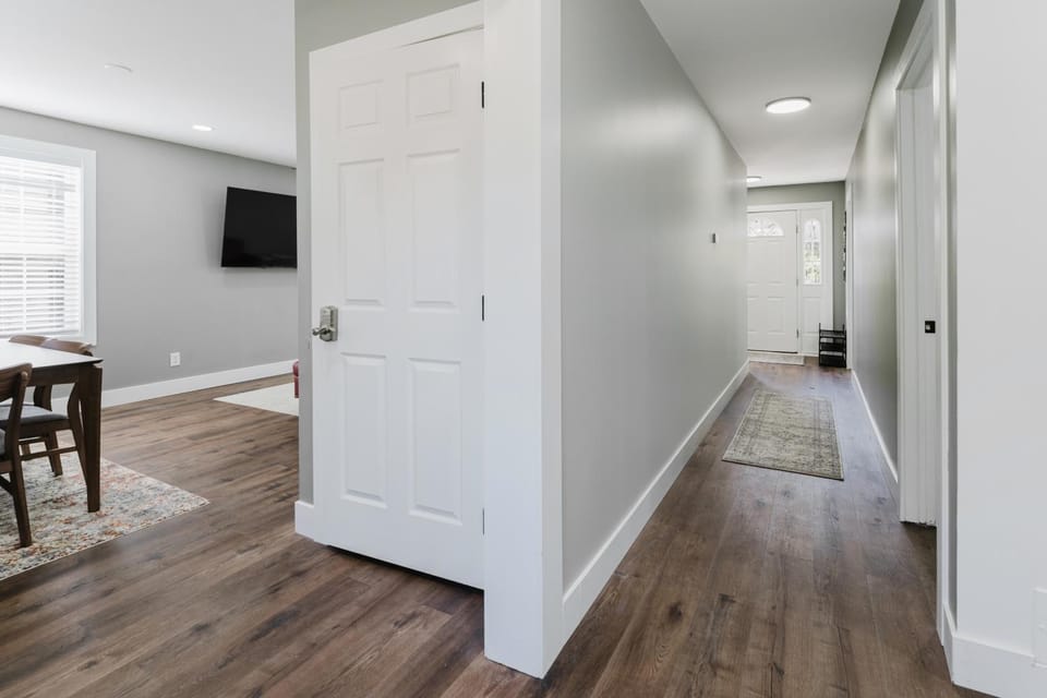 Modern Renovated 3-Bed Near Ann Arbor & Ypsilanti Apartment in Ypsilanti