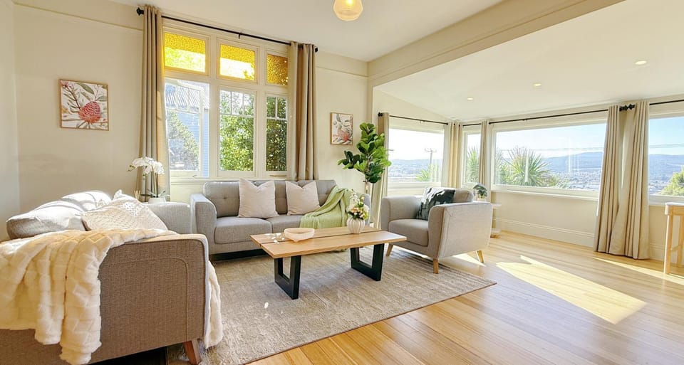 StayAU 2BR Home with Stunning Views in Tasmania House in Tasmania