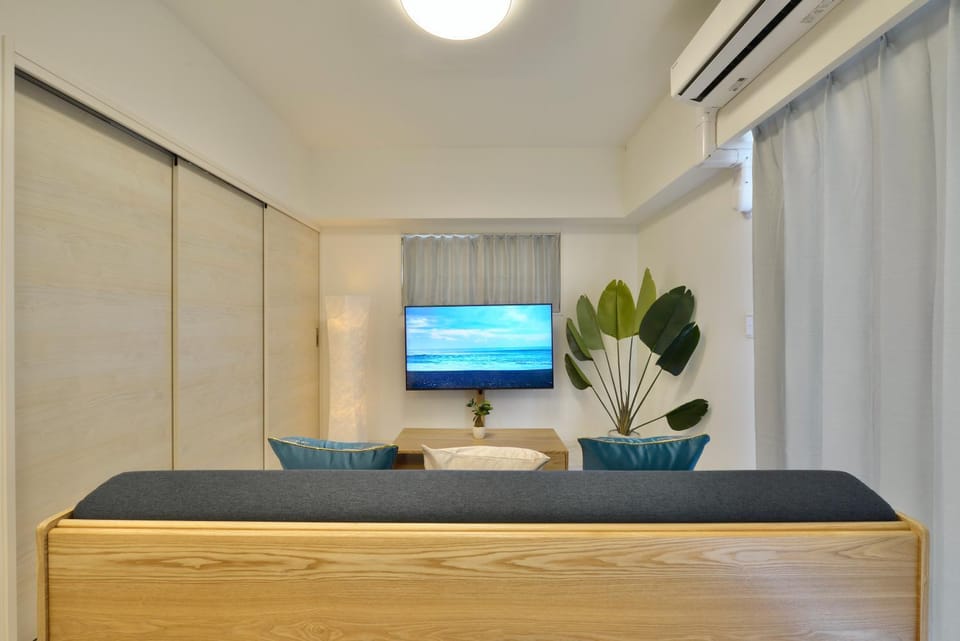 REVE REALISER Miebashi 902 レーヴレアリゼ美栄橋902 Apartment in Naha