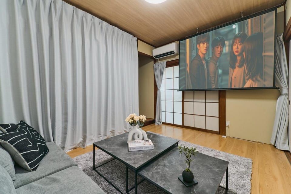 TV and multimedia, Living room, Seating area