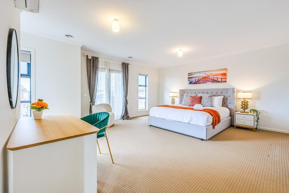 StayAU 4BR Tranquil Family Escape House Point Cook House in Melbourne