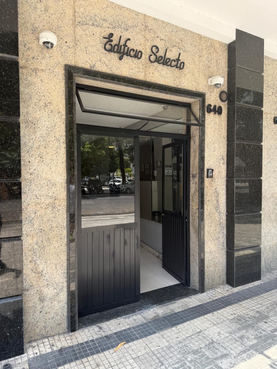 Facade/entrance