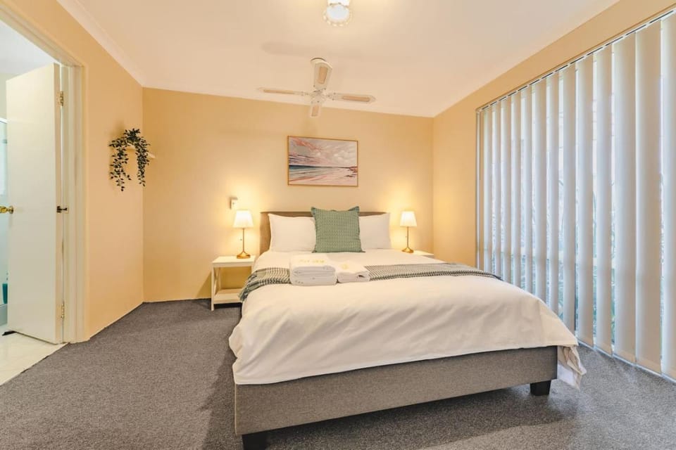 StayAU 4BR Family Retreat with Garden Near Perth House in Perth