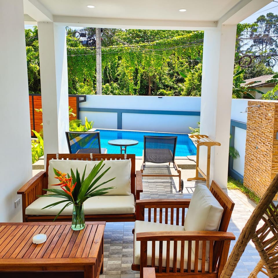 Balcony/Terrace, Seating area, Pool view