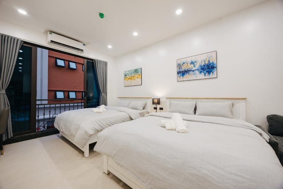 Bed, Photo of the whole room, Bedroom, towels, air conditioner