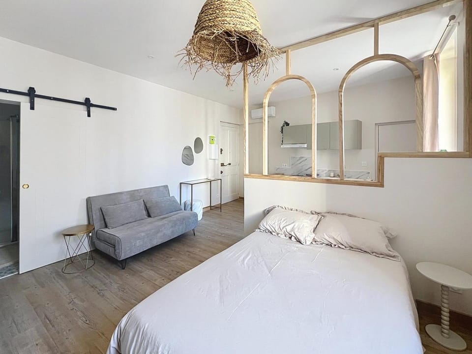 Sous les arches Apartment in Valence