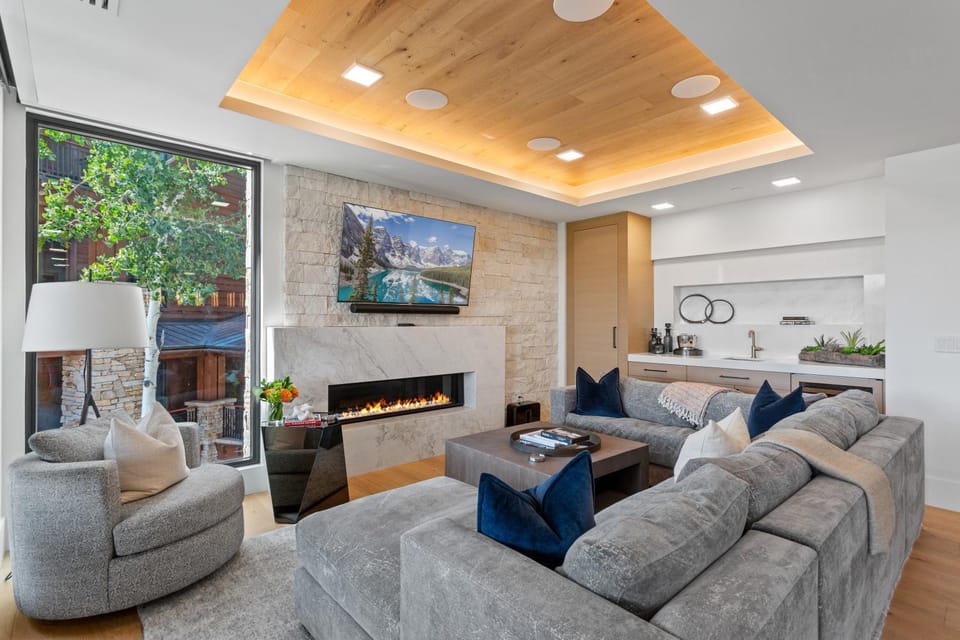 Empire Residences at Deer Valley Resort - Three Bedroom Deluxe Residence #401 condo Apartment in Park City