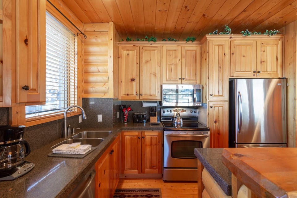 Comstock Lodge at Deer Valley Resort - Two Bedroom Condo with Hot Tub #101 condo Apartment in Park City