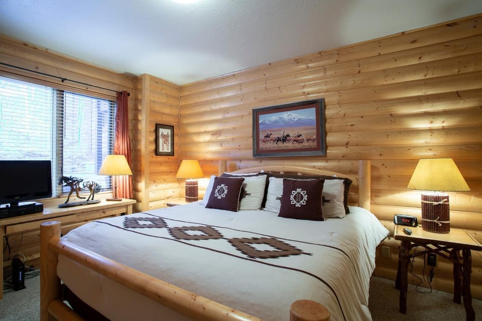 Comstock Lodge at Deer Valley Resort - Two Bedroom Condo with Hot Tub #101 condo Apartment in Park City