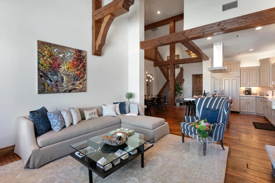 Grand Lodge - Four Bedroom #302 - Ski-in ski-out Apartment in Park City