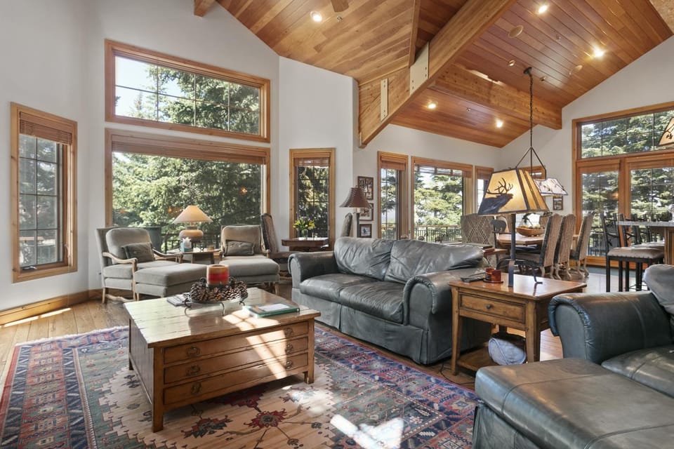 Bellemont Home at Deer Valley Resort - 6 Bedroom Home with Hot Tub #8 House in Park City
