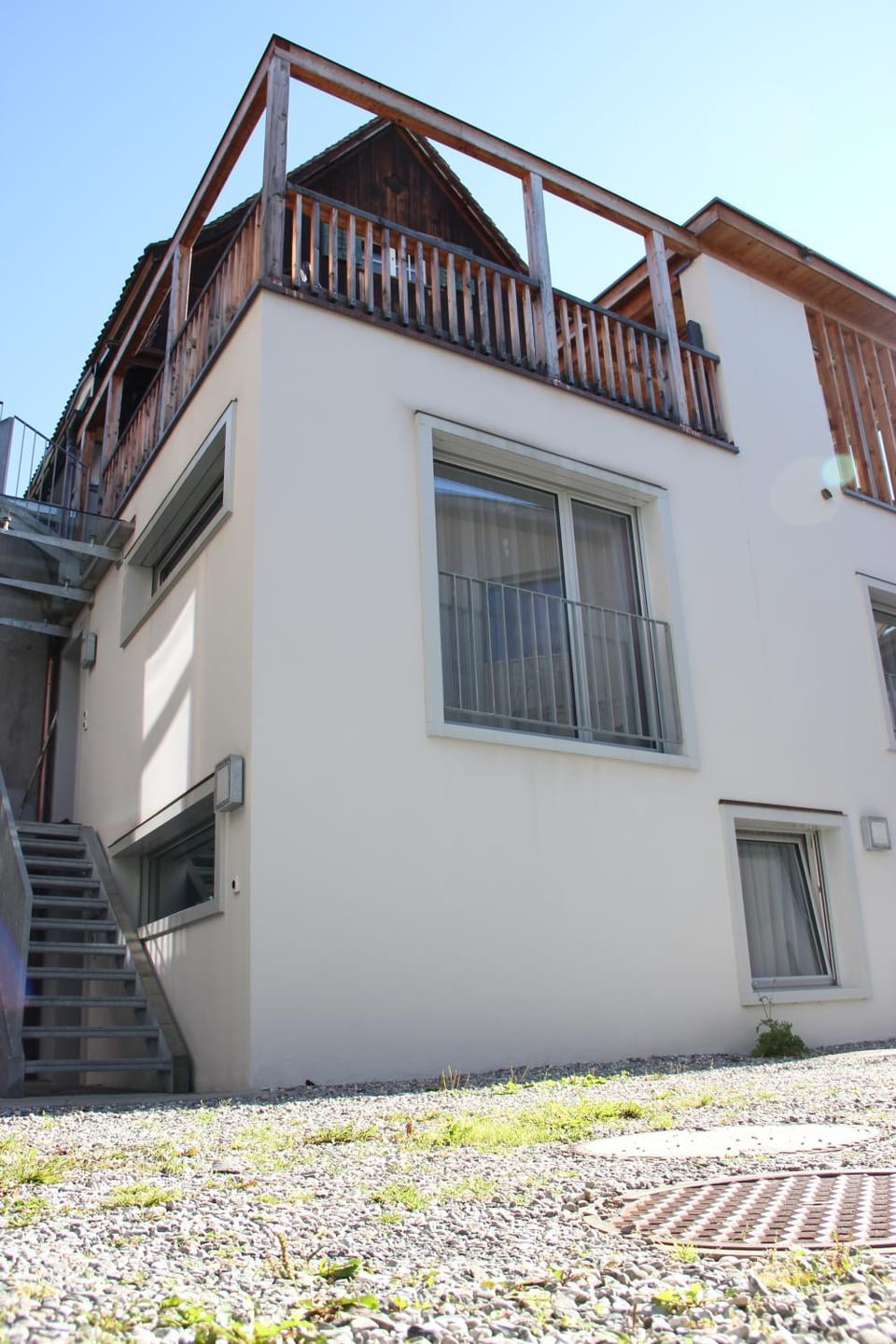 Property building, Facade/entrance, Day