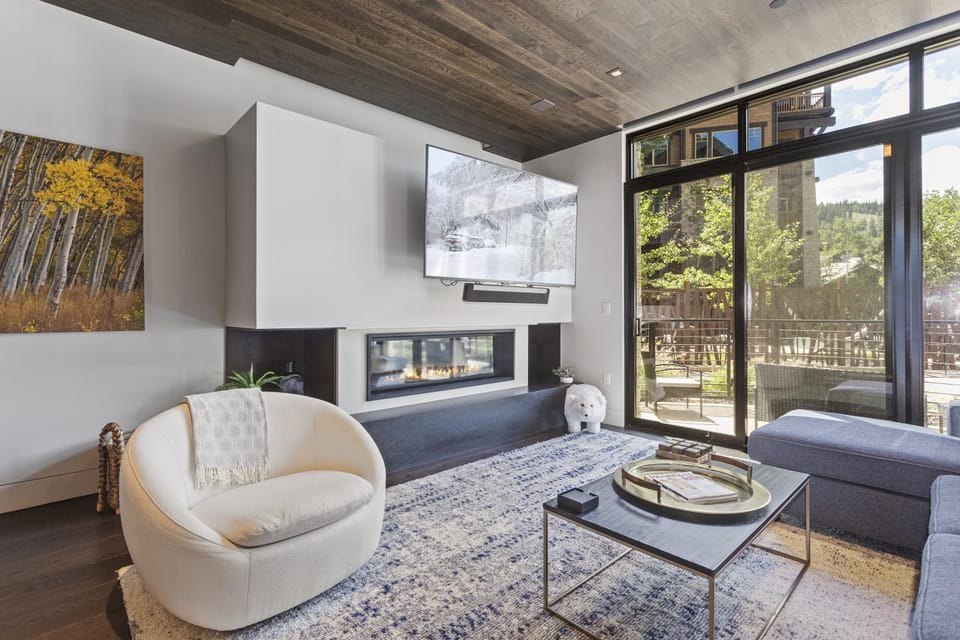 One Empire Pass Lodge at Deer Valley Resort - Two Bedroom Residence #105 Apartment in Park City