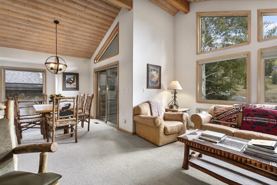 Boulder Creek at Deer Valley Resort - Three Bedroom Condo with Hot Tub #1119 Apartment in Park City