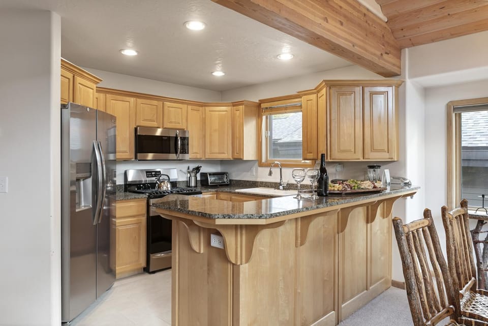 Boulder Creek at Deer Valley Resort - Three Bedroom Condo with Hot Tub #1119 Apartment in Park City